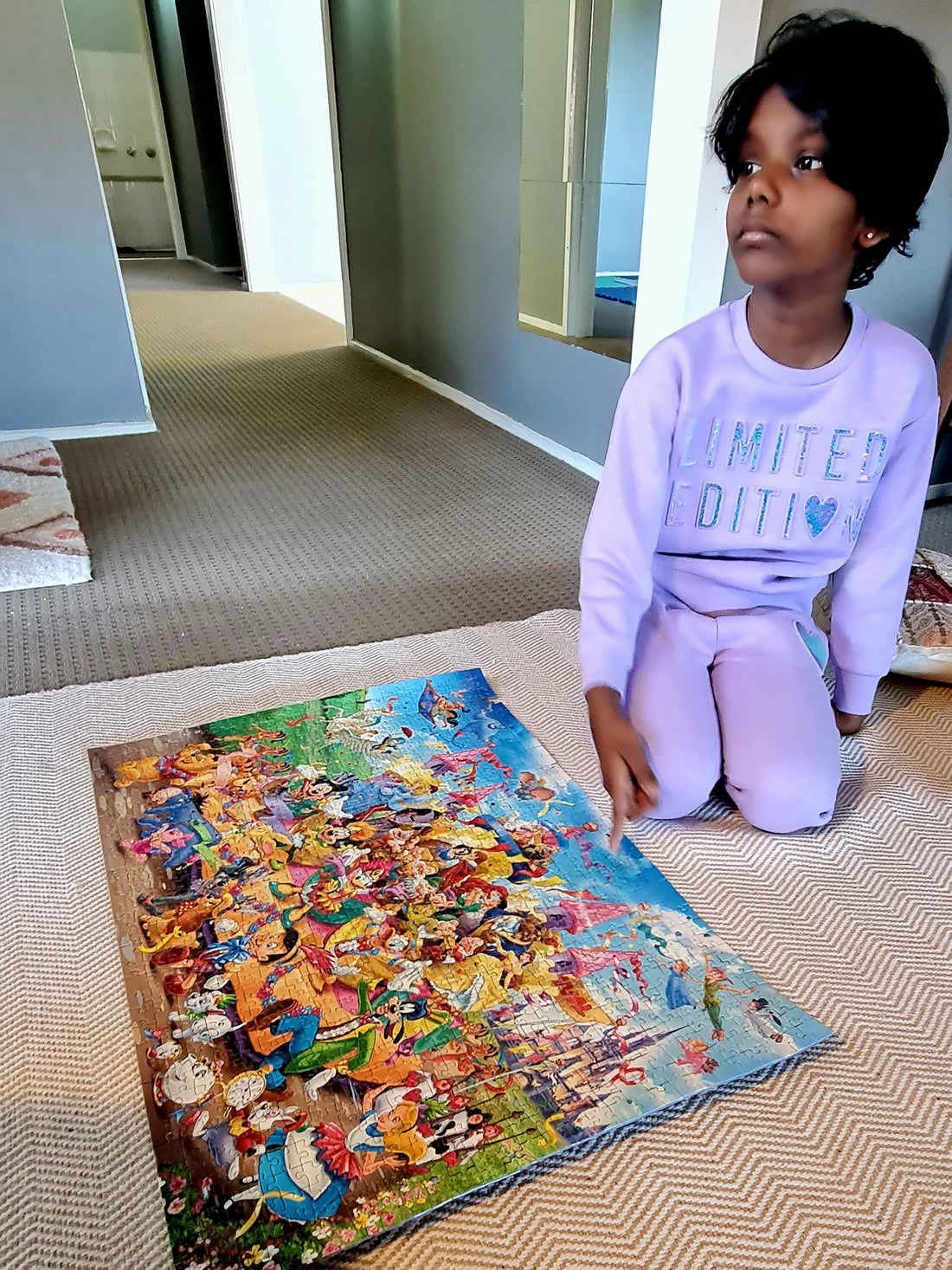 Jigsaw puzzles of 500 and 1,000 pieces put together without a picture