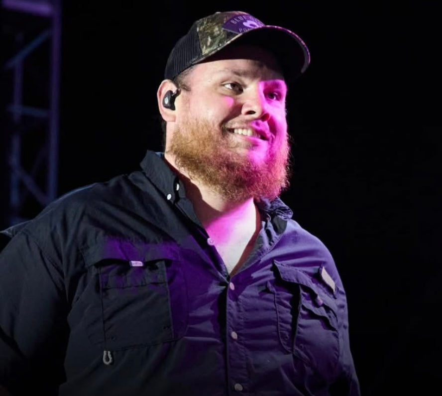 First country star to headline a full stadium tour in Australia